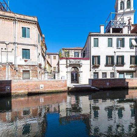 Ln Luxe Apartment Venice Canal View المظهر الخارجي الصورة