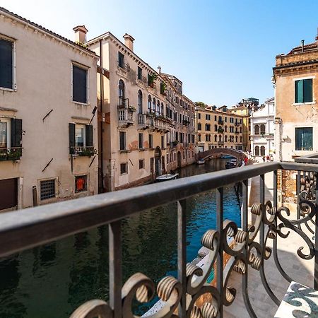 Ln Luxe Apartment Venice Canal View المظهر الخارجي الصورة
