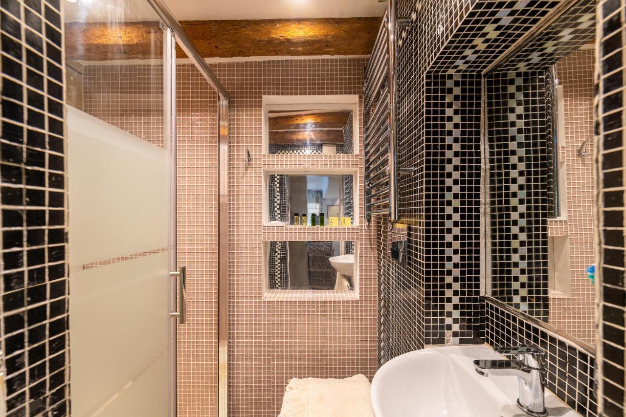 Ln Luxe Apartment Venice Canal View المظهر الخارجي الصورة