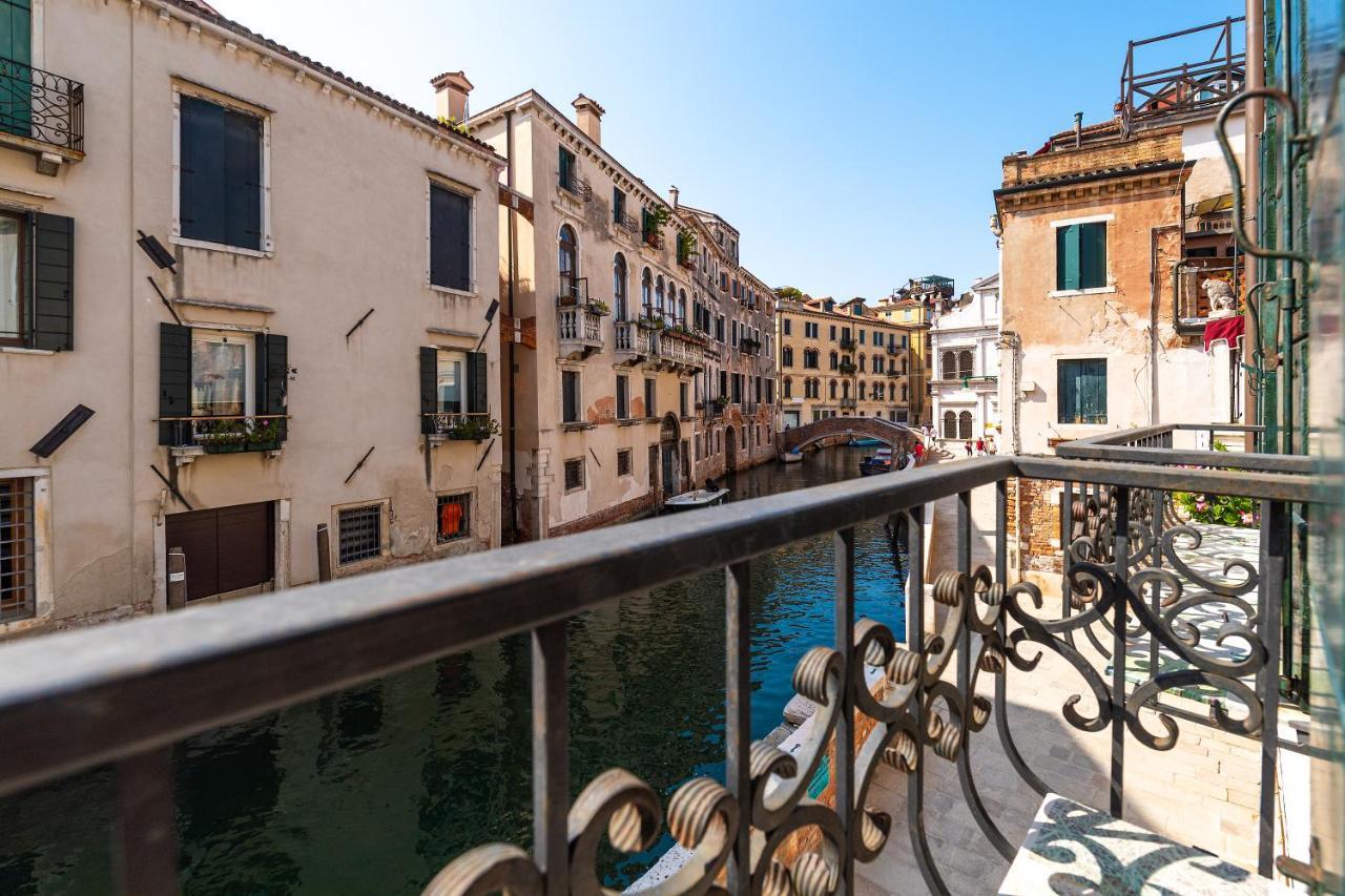 Ln Luxe Apartment Venice Canal View المظهر الخارجي الصورة